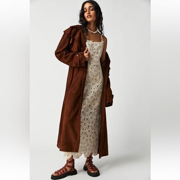 Free People x Brenda Knight NIGEL PRESTON
Long Ruffle English Coat - Rust - Picture 1 of 10